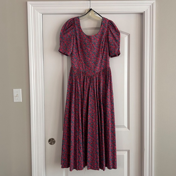 Vintage Laura Ashley Dress Excellent Condition Floral Pleats Puff Sleeve Bow - Picture 2 of 6